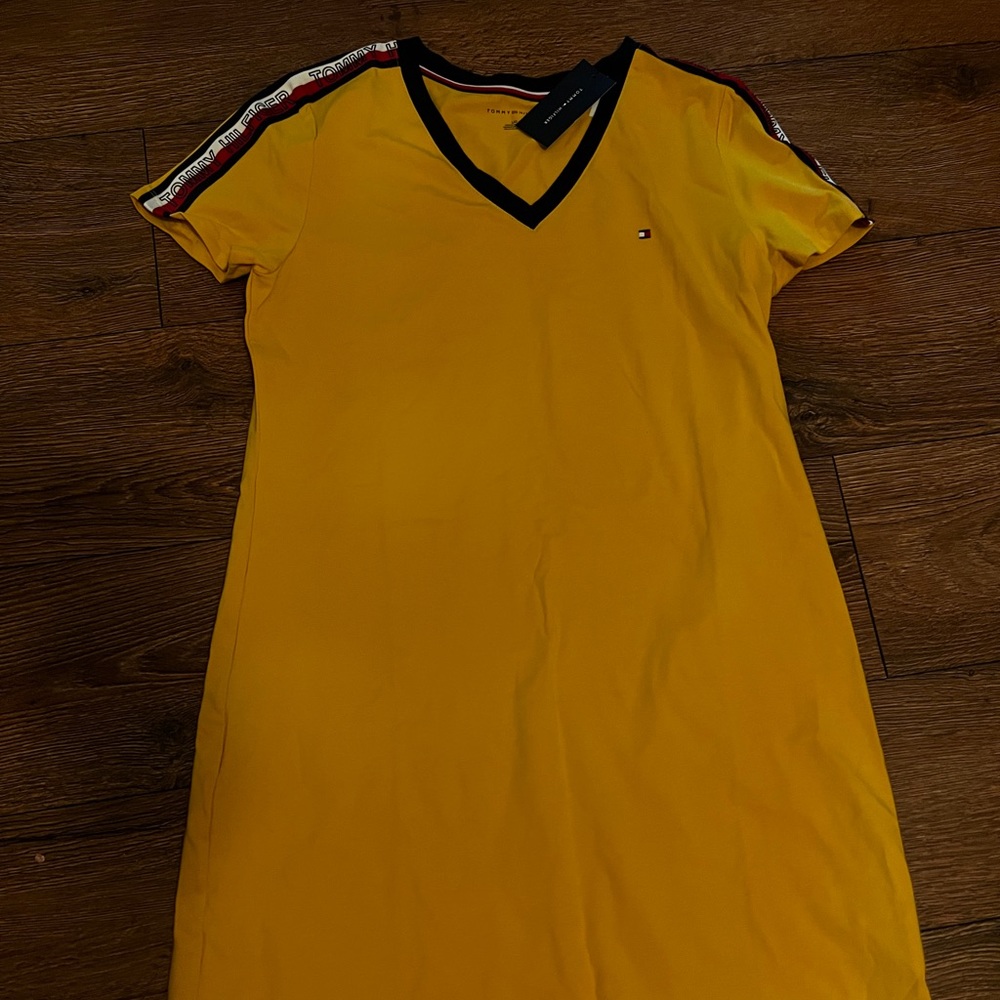 Tommy Hilfiger | Sunflower & Black Logo Shoulder-Stripe T-Shirt Dress - Women